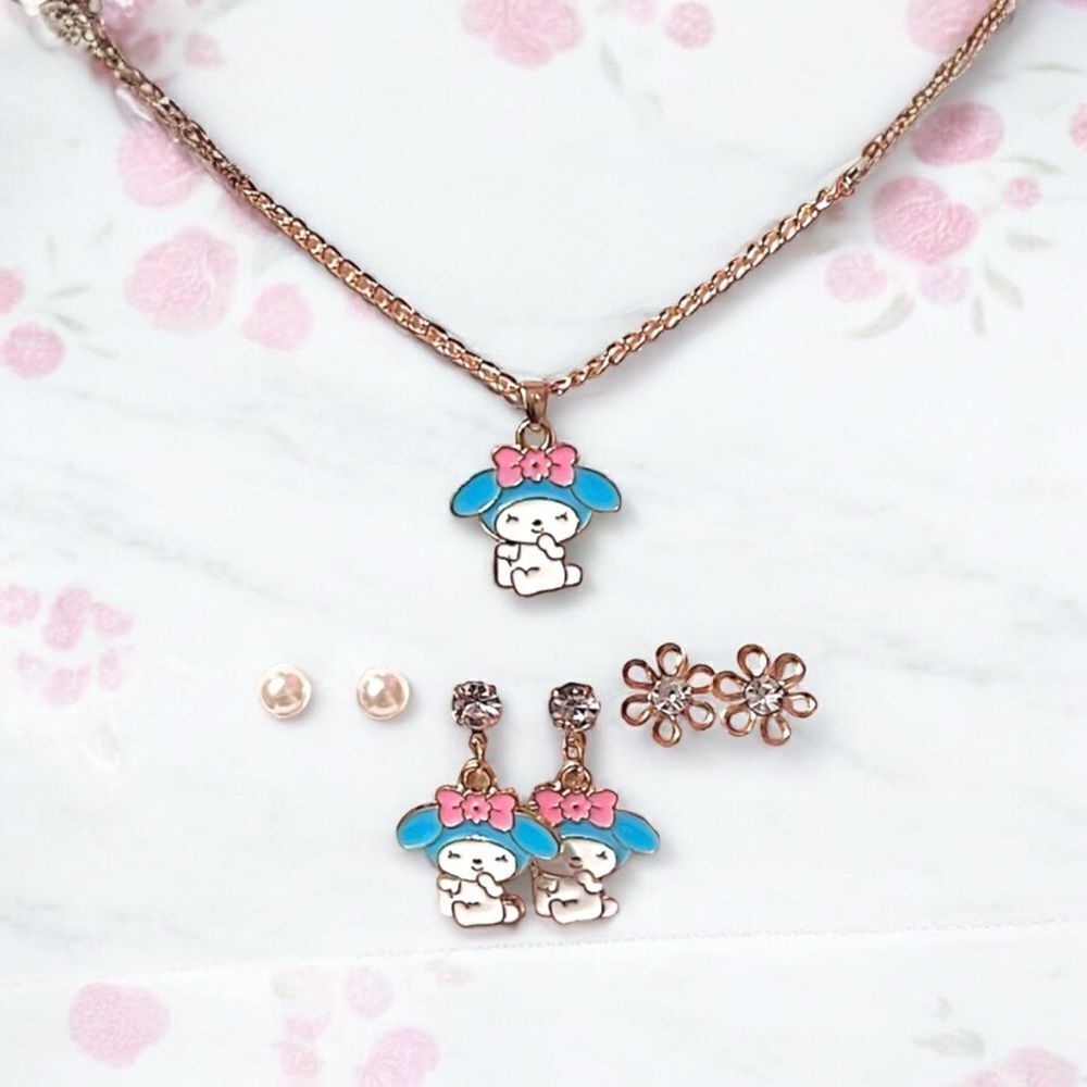 💎2/$30💎 Super Cute Hello Kitty Necklace And Earrings Set